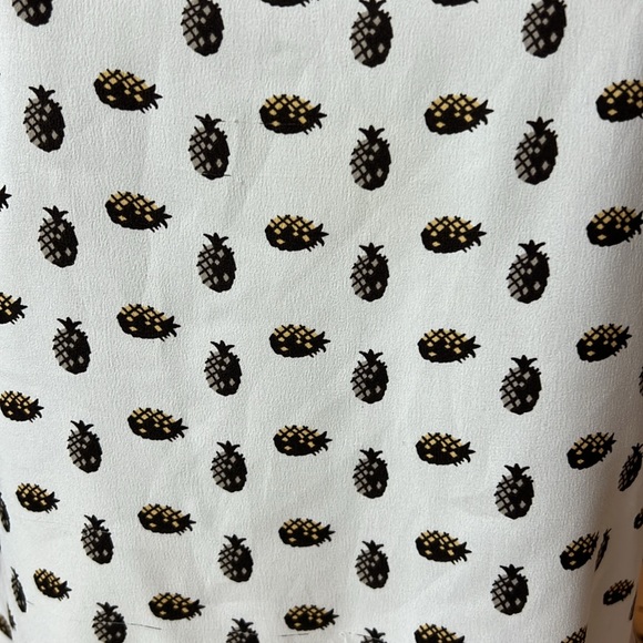 🍍ANN TAYLOR PINEAPPLE SHORT SLEEVE SCOOP NECK TOP SIZE EXTRA SMALL PETITE🍍 - Picture 8 of 16